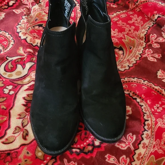 SM Boots - Picture 7 of 7